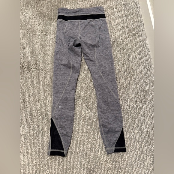 Lululemon Inspire Tight II Gray & Black Leggings Zip Pockets Size 2 - Picture 3 of 4